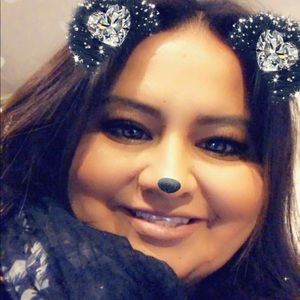 Meet your Posher, Monique